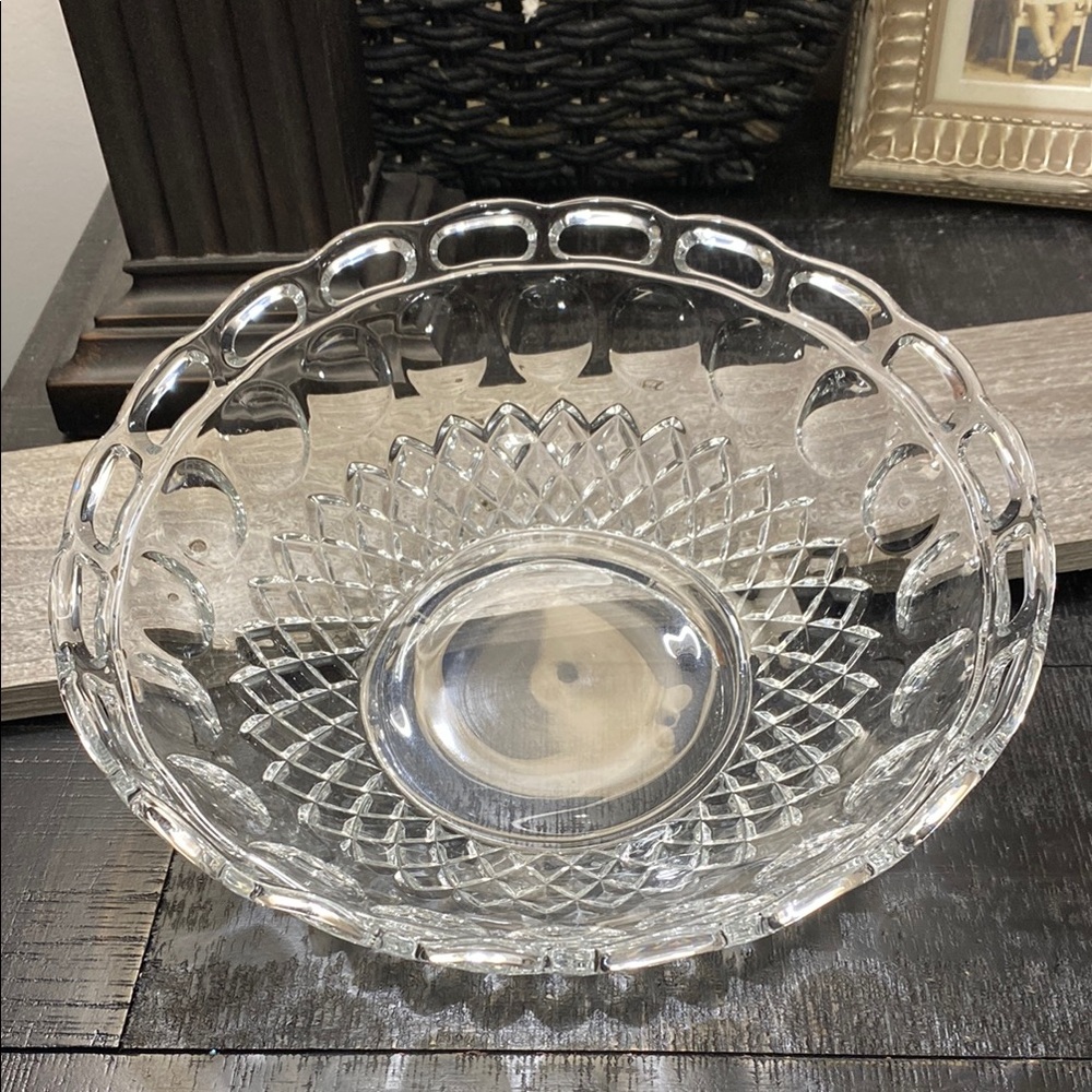 Vintage McKee Glass Plymouth Colonial Band Thumbprint Bowl!